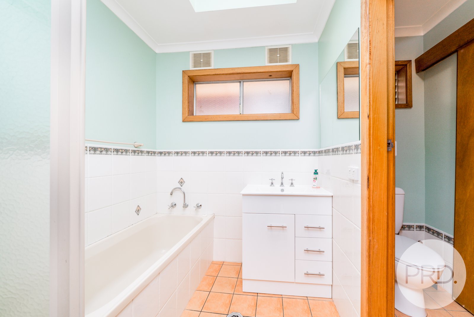 8 Kennedy Avenue KOORINGAL 11