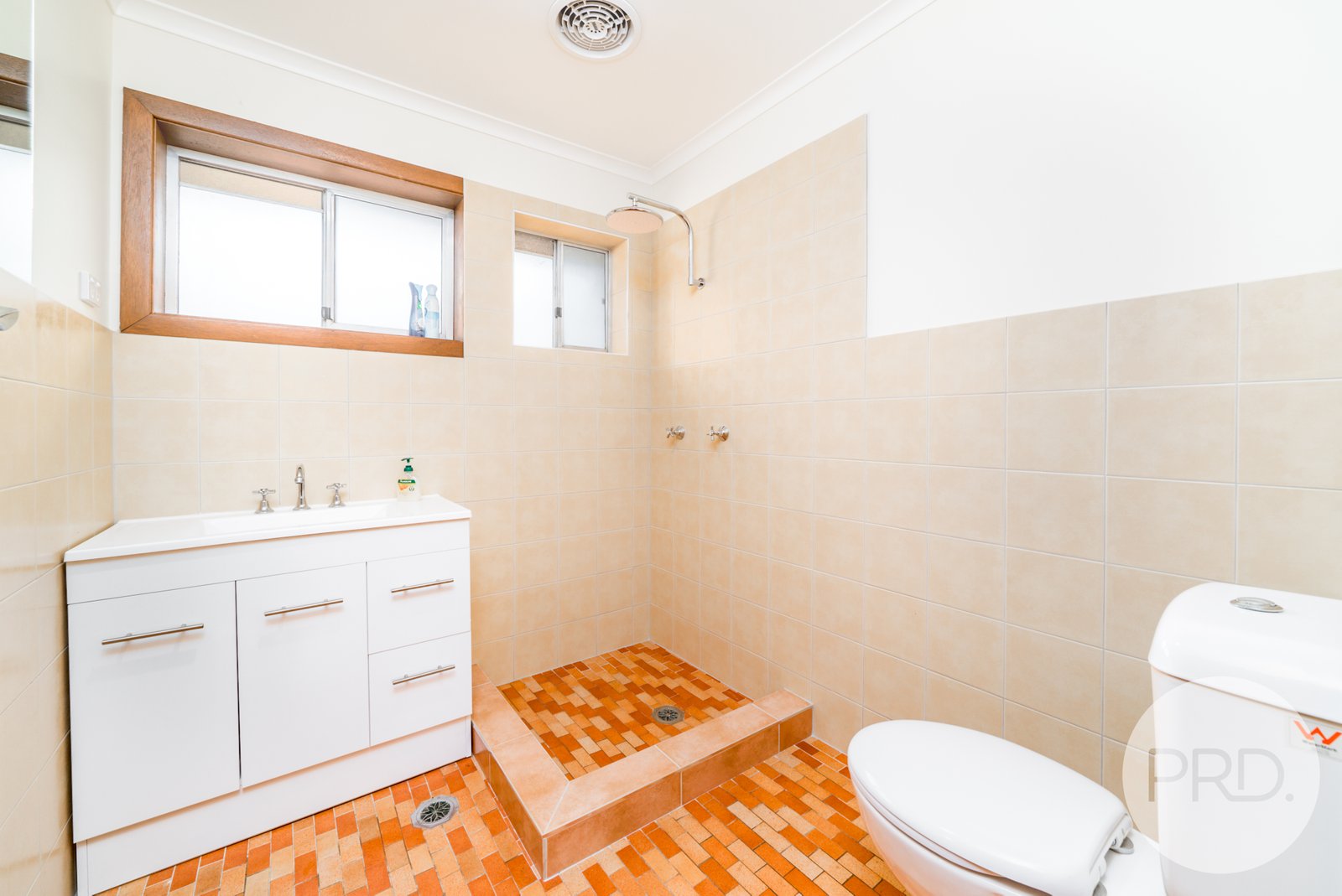 8 Kennedy Avenue KOORINGAL 13