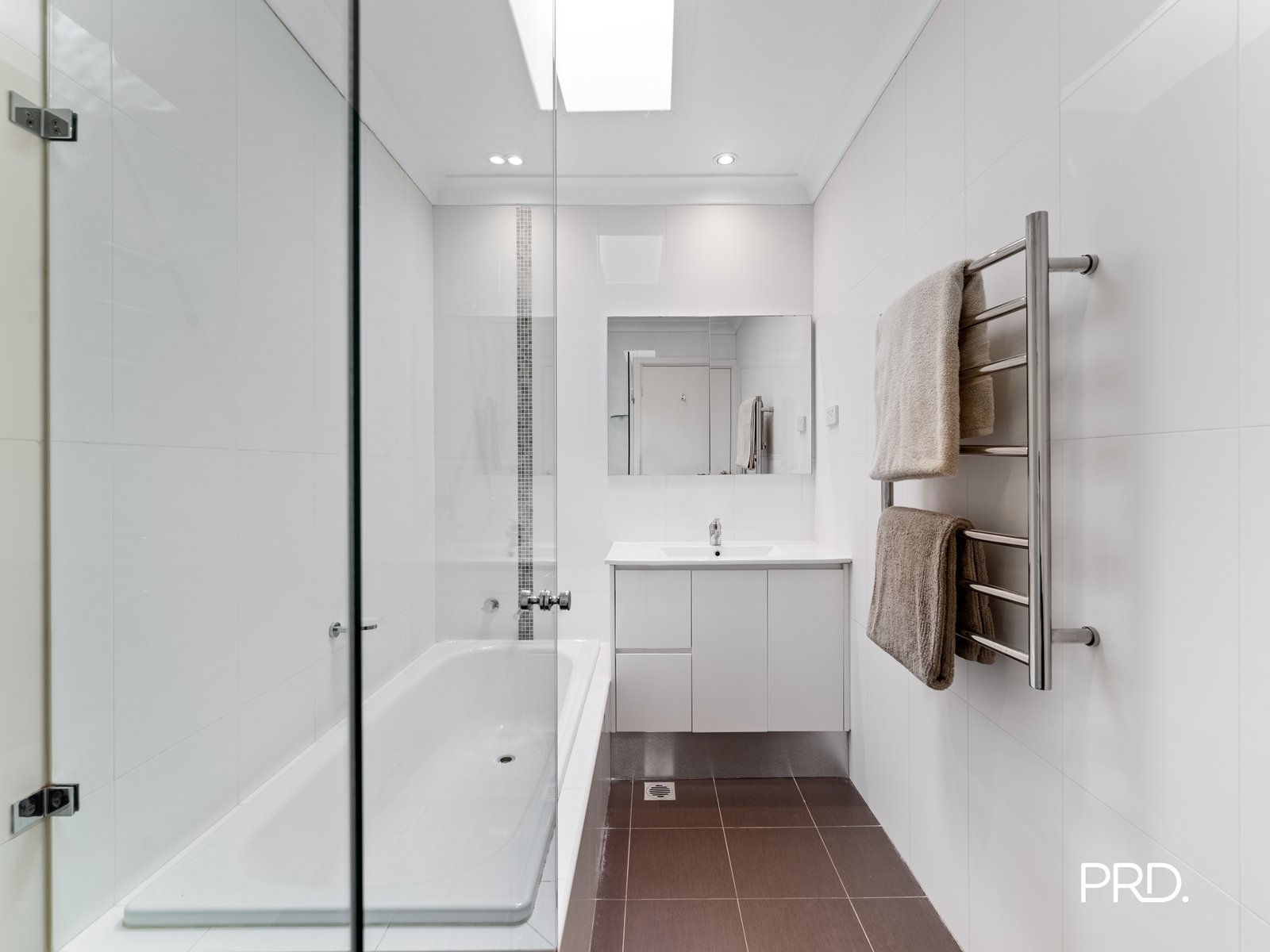 8 Kennedy Drive SOUTH PENRITH 9