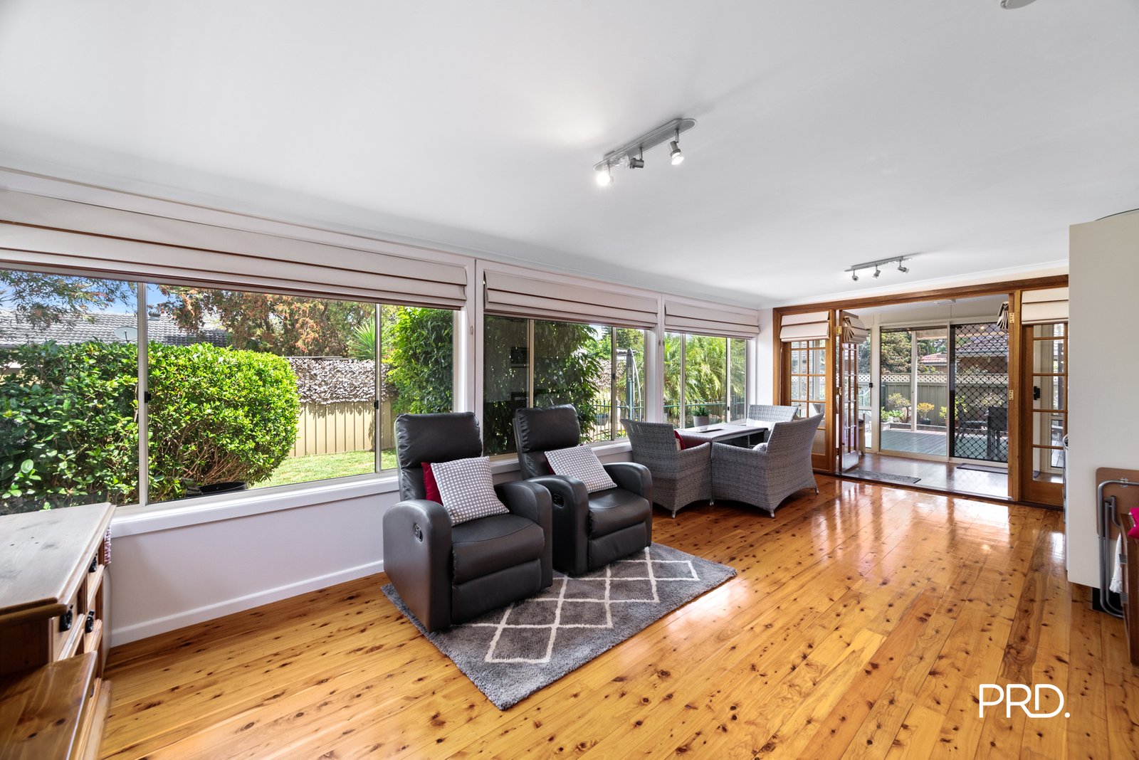 8 Kennedy Drive SOUTH PENRITH 10