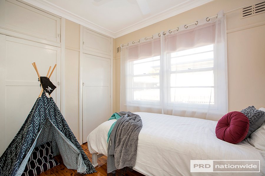 8 Kent Street TAMWORTH 18