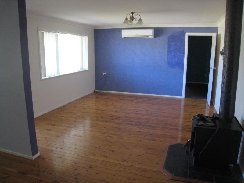 8 Kimo Street TAMWORTH 2