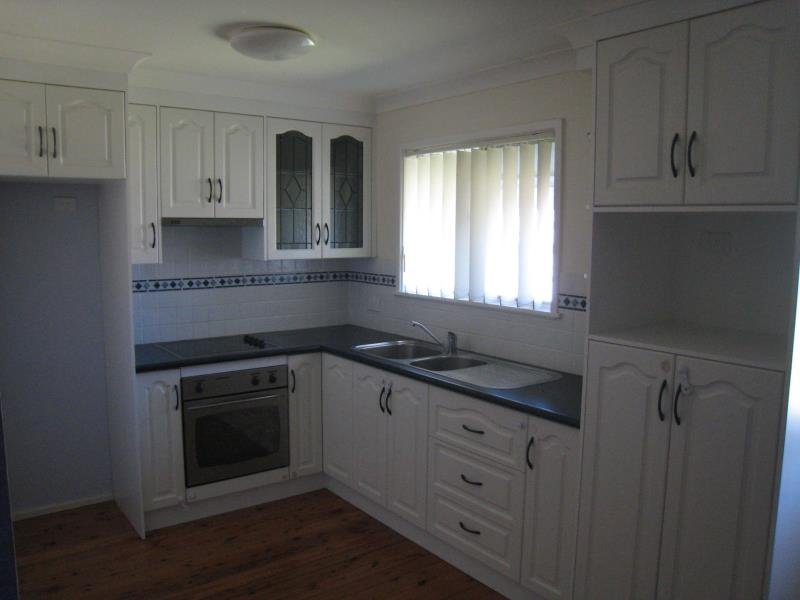 8 Kimo Street TAMWORTH 4