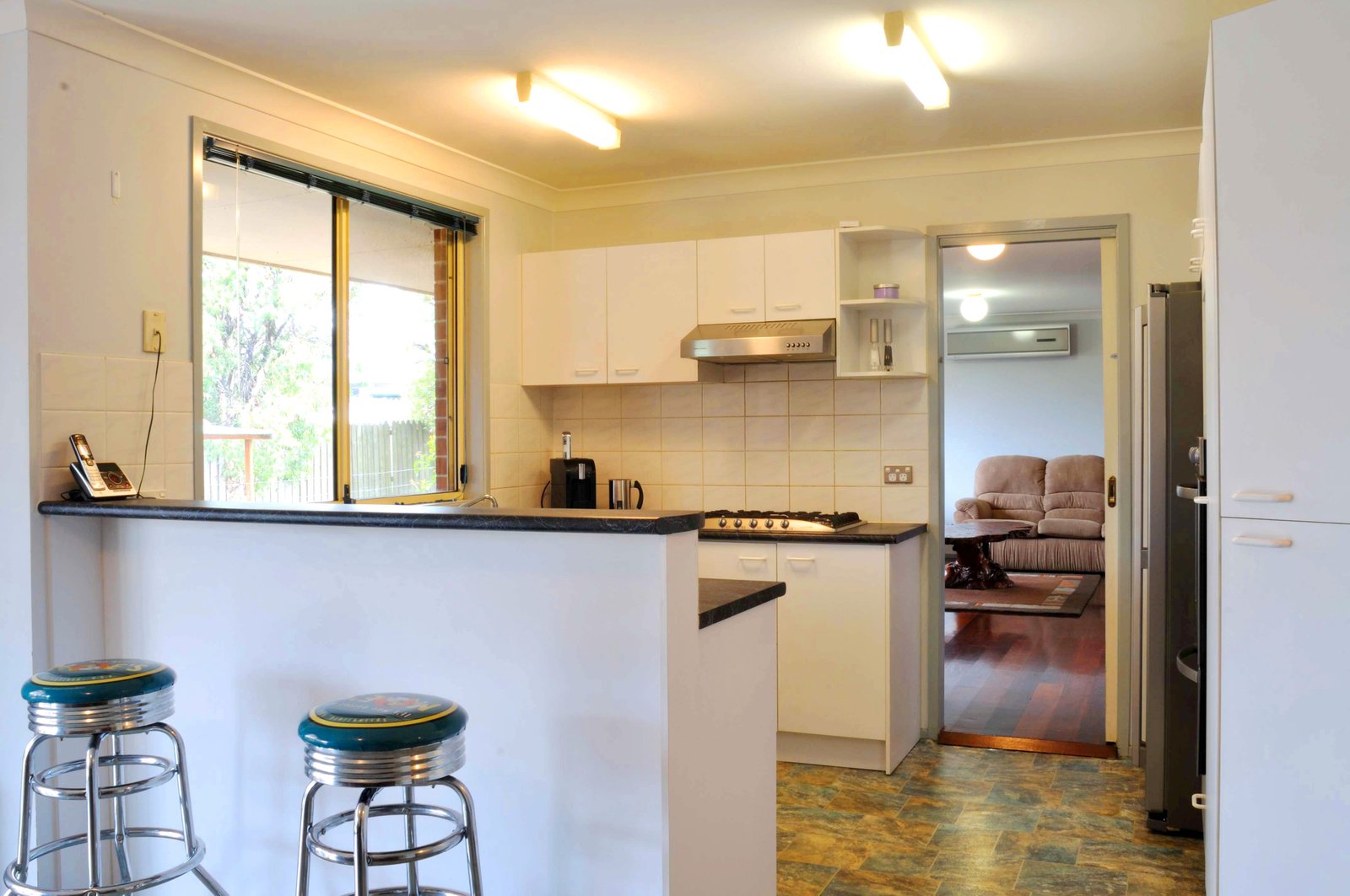 8 Kinchega Court WATTLE GROVE 2