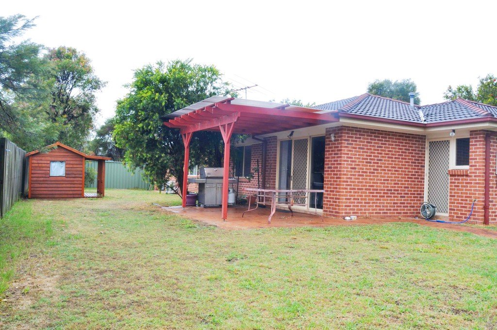 8 Kinchega Court WATTLE GROVE 10