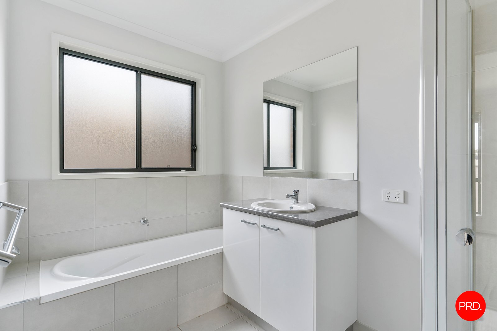 8 Kingfisher Avenue KANGAROO FLAT 9
