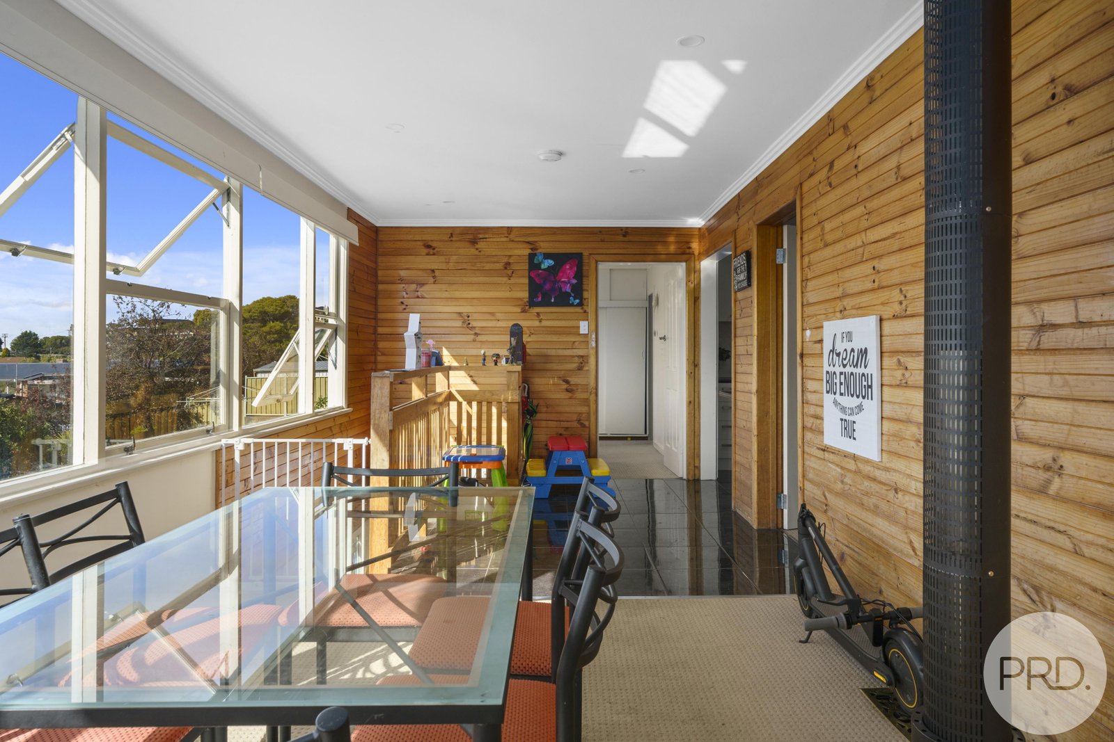8 Kingswood Crescent BERRIEDALE 7