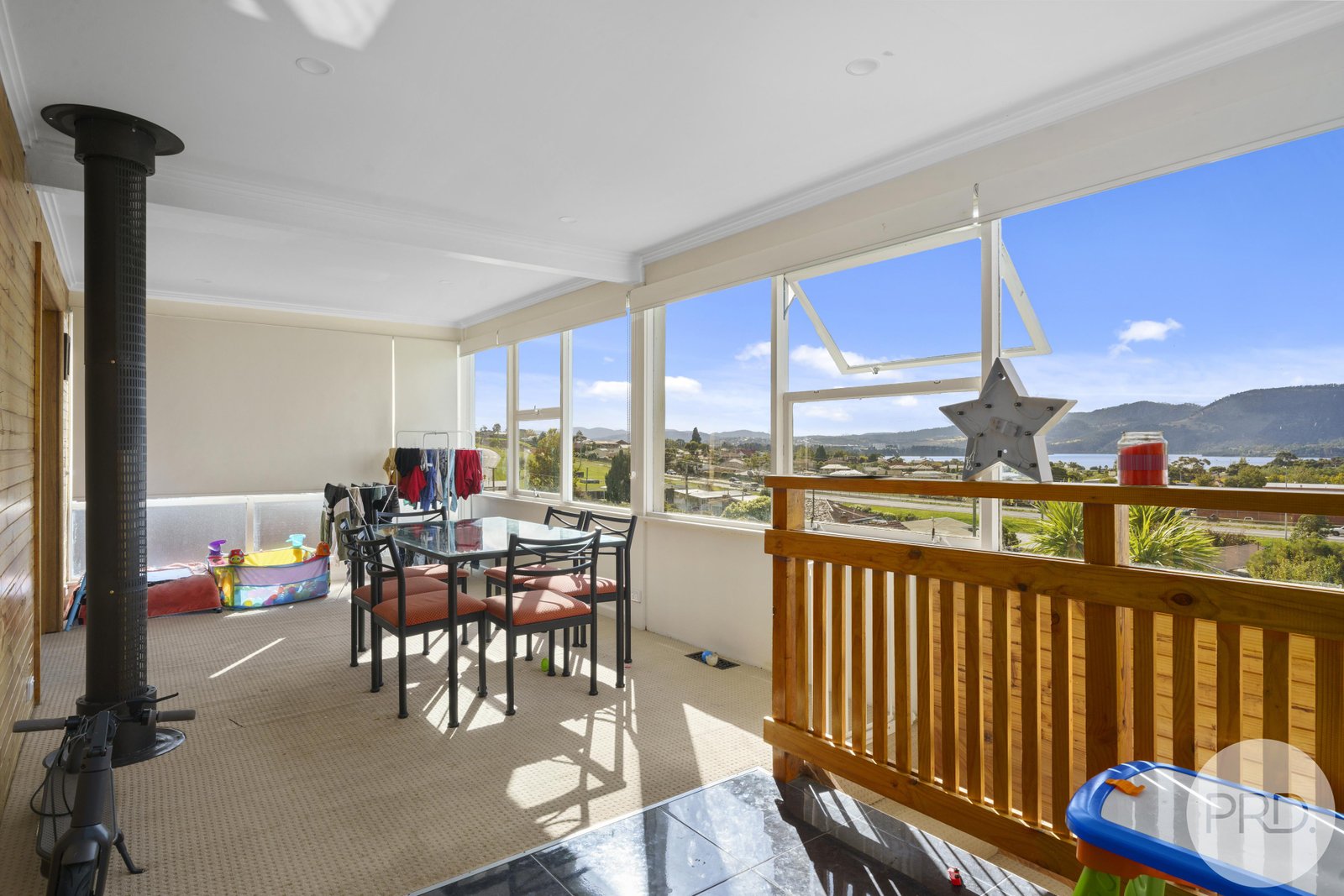 8 Kingswood Crescent BERRIEDALE 8