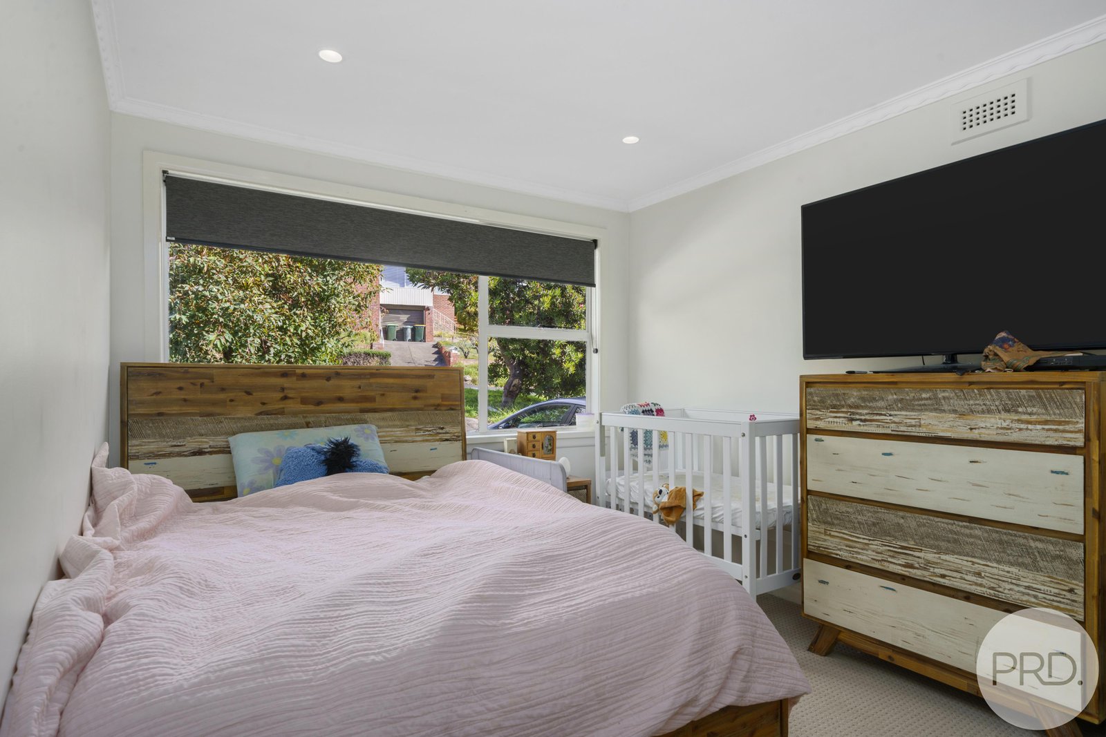8 Kingswood Crescent BERRIEDALE 9