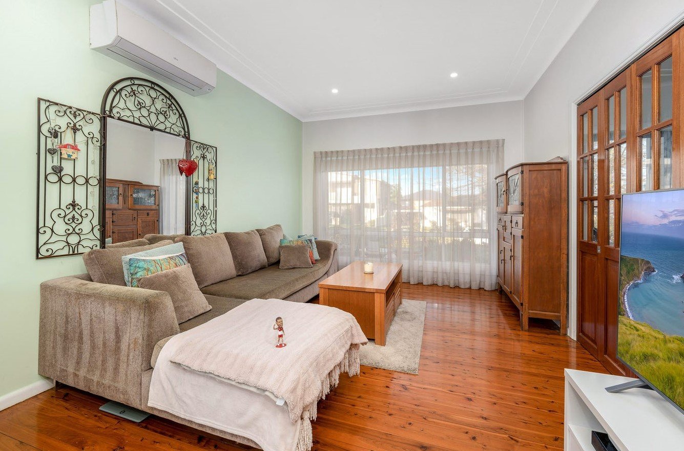 8 Kinross Place REVESBY 4
