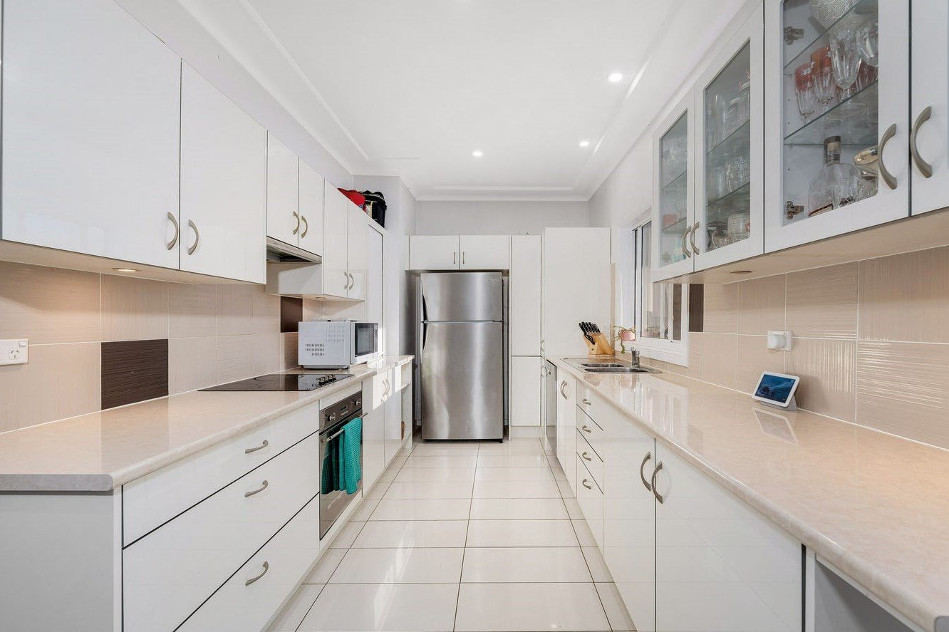 8 Kinross Place REVESBY 6