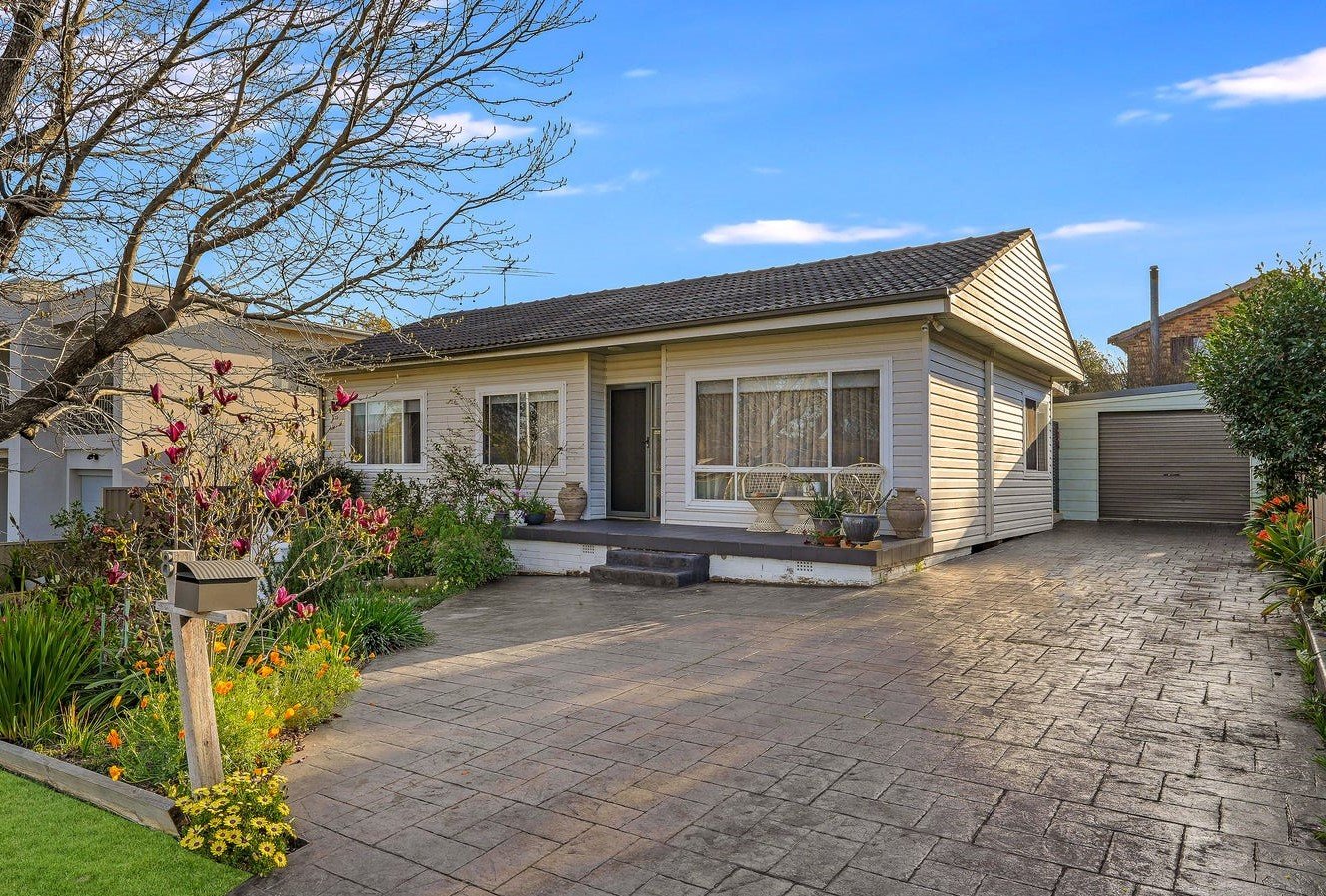 8 Kinross Place REVESBY 11