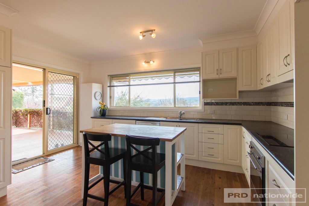 8 Kirk Avenue TUMUT 2