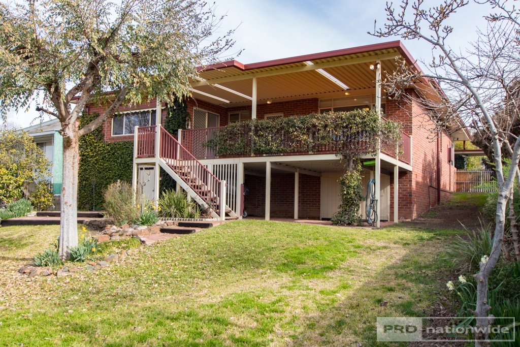 8 Kirk Avenue TUMUT 16
