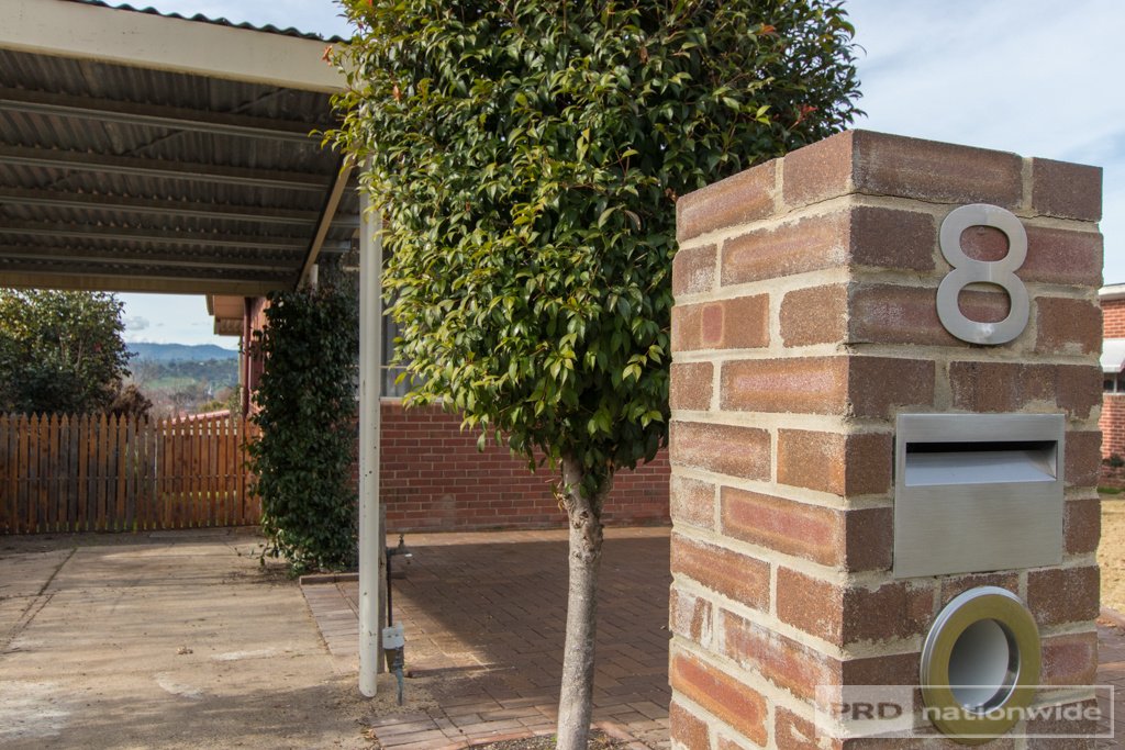 8 Kirk Avenue TUMUT 18