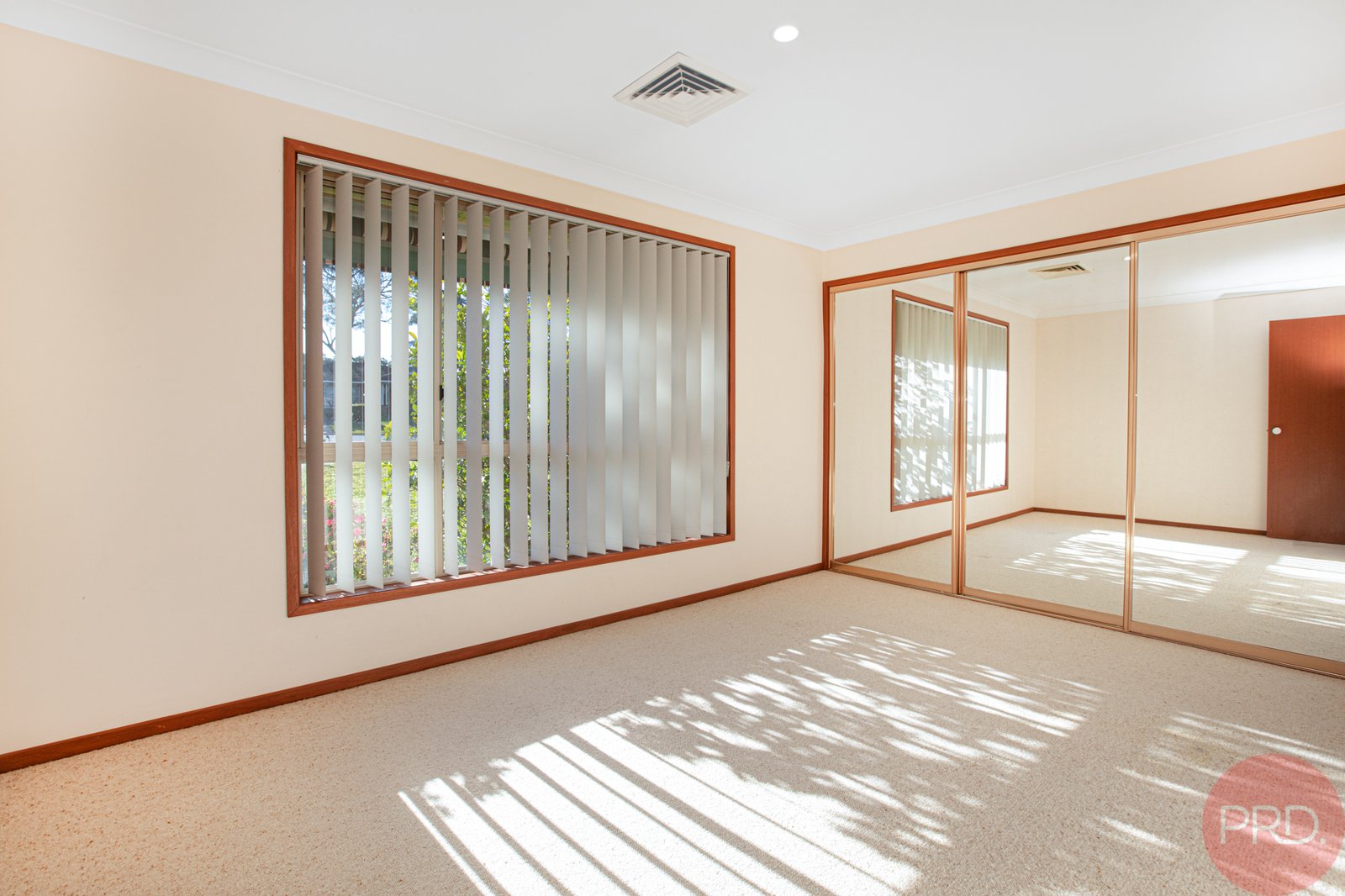 8 Kirkman Close THORNTON 9