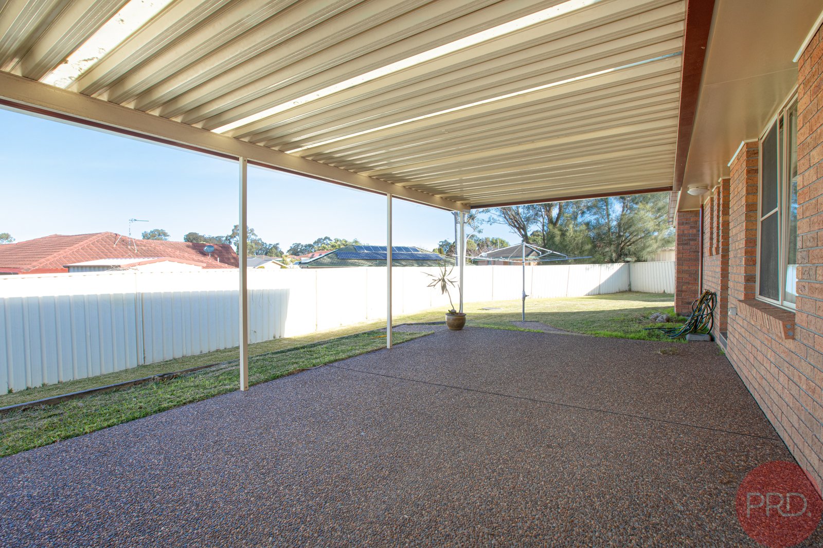 8 Kirkman Close THORNTON 13