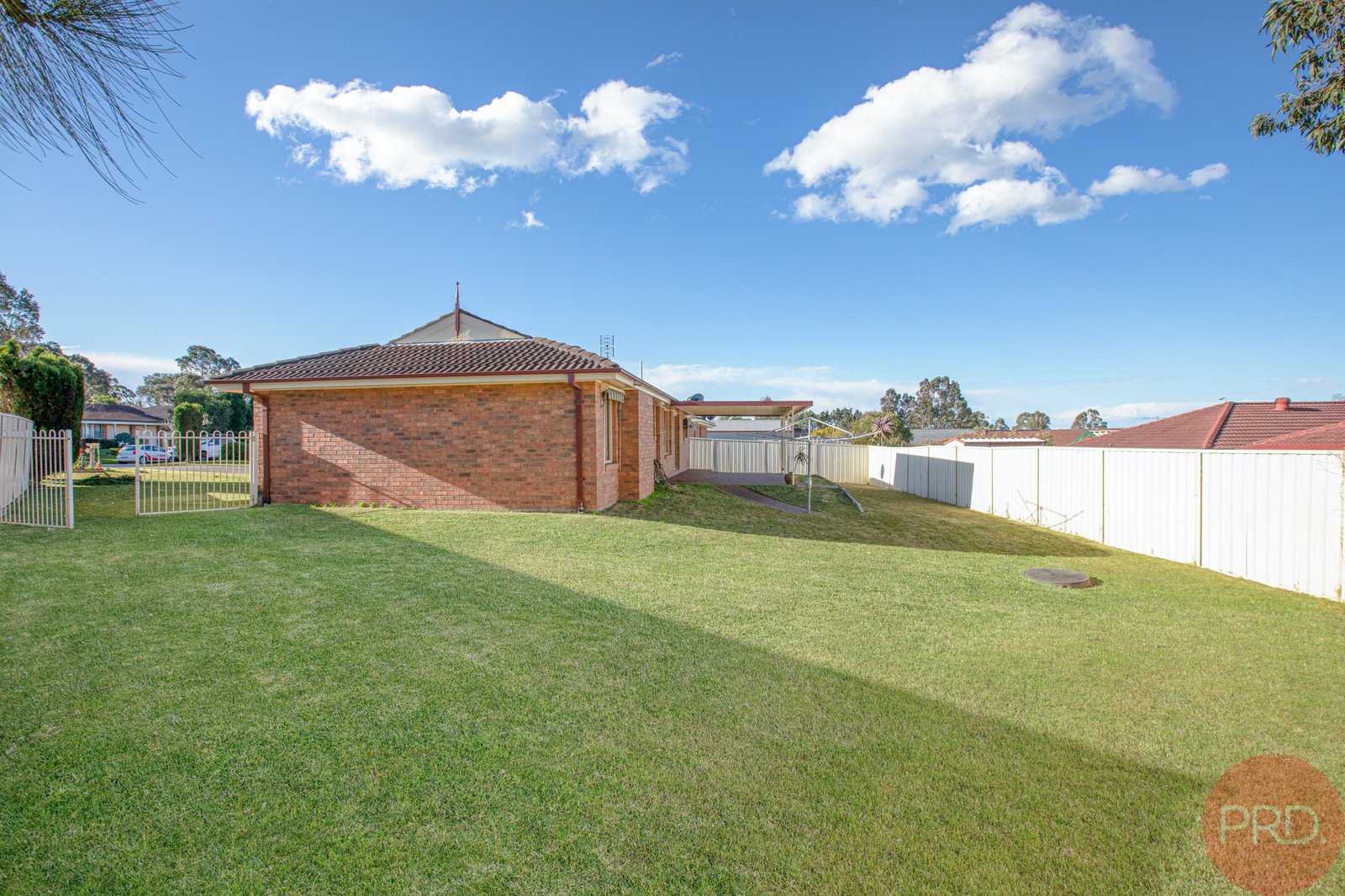 8 Kirkman Close THORNTON 16