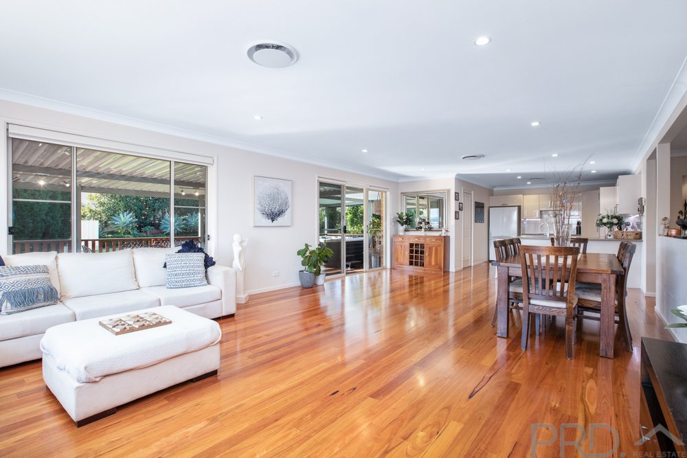 8 Klara Court RUTHERFORD 12