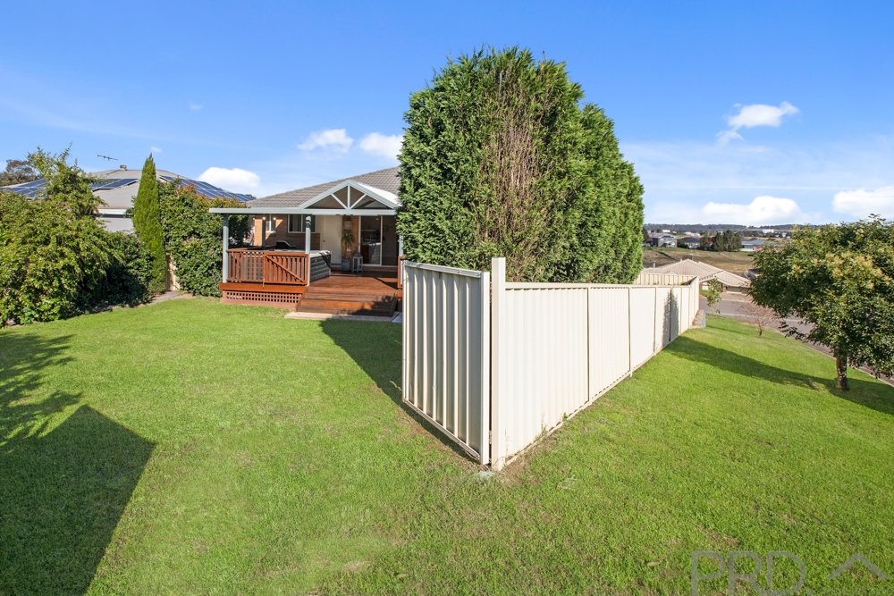 8 Klara Court RUTHERFORD 18