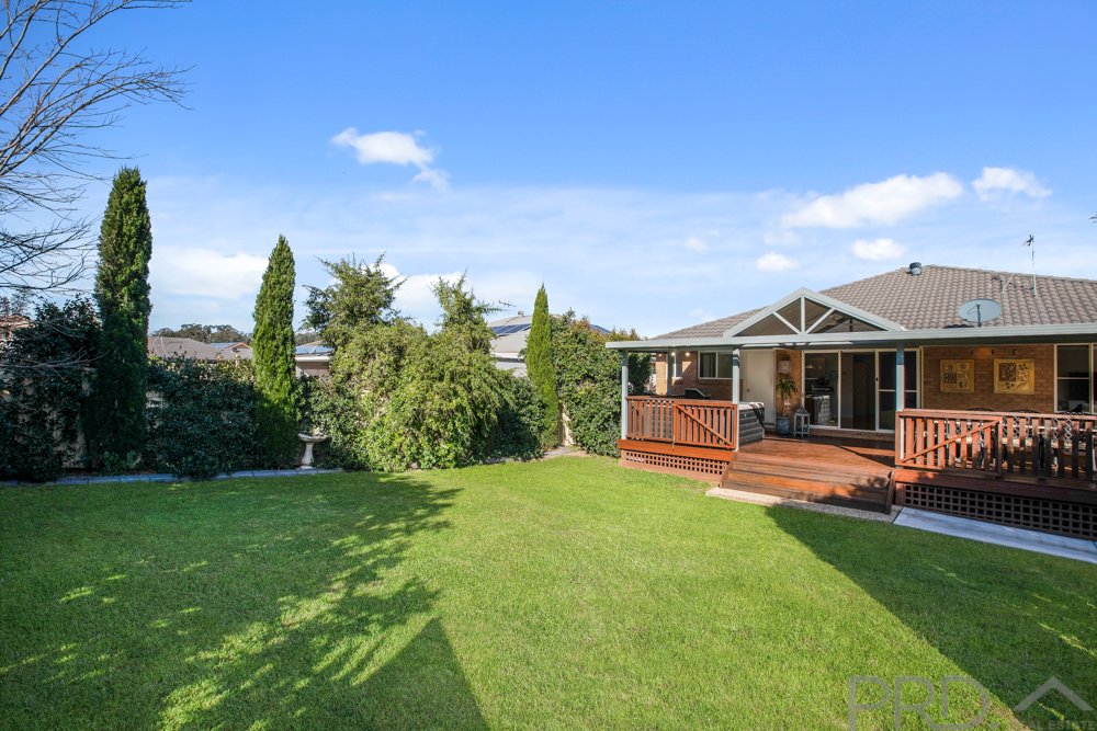 8 Klara Court RUTHERFORD 19