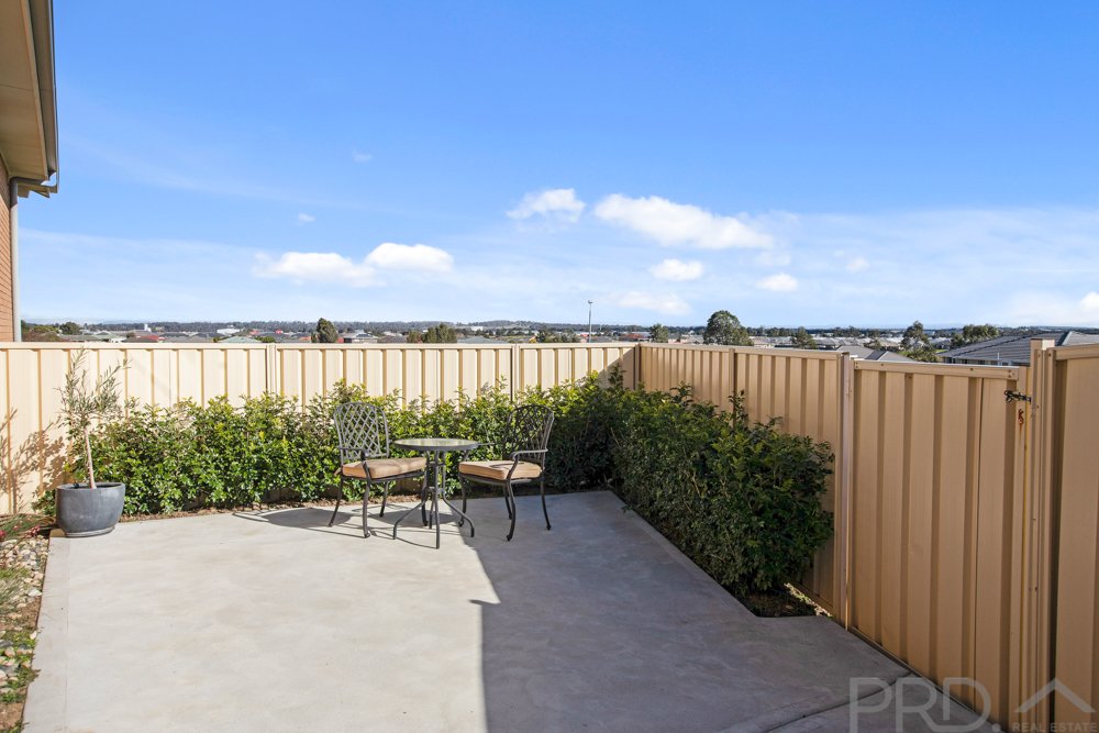 8 Klara Court RUTHERFORD 22