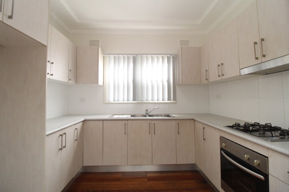 8 Kooreela Street KINGSGROVE 2