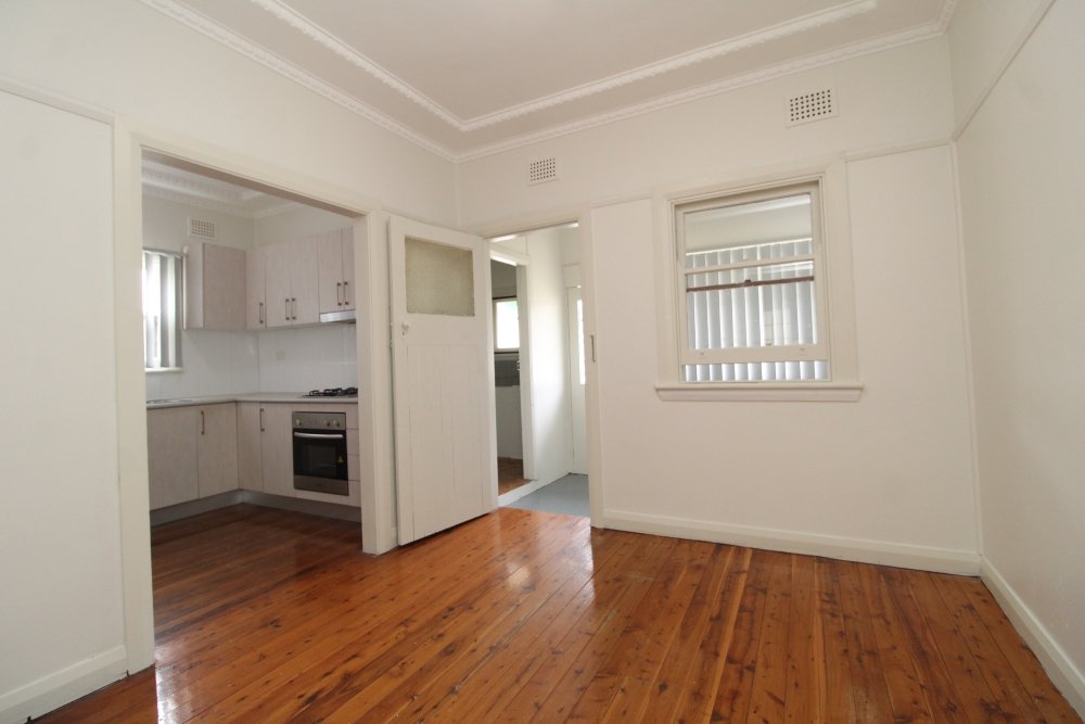 8 Kooreela Street KINGSGROVE 4