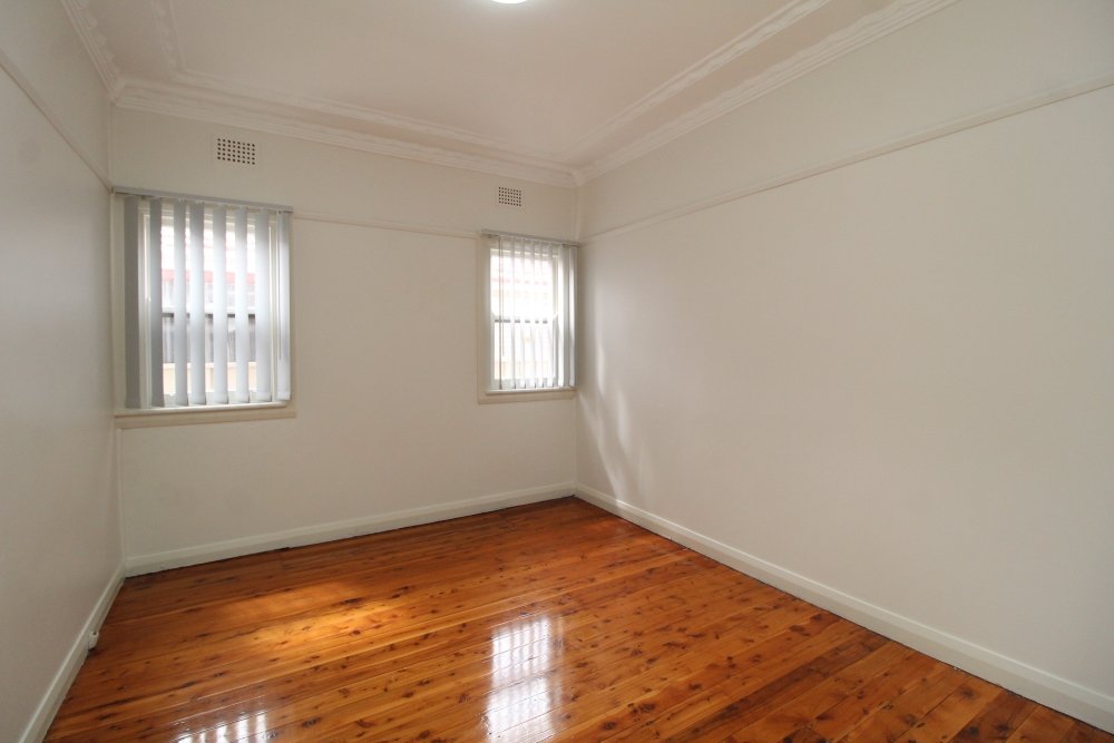 8 Kooreela Street KINGSGROVE 7