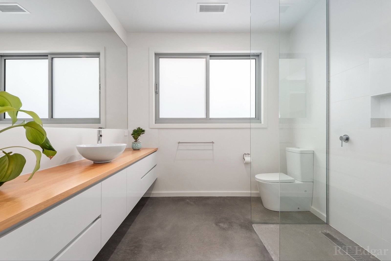 Real Estate and Property in 8 Kurrajong Court, Ocean Grove, VIC