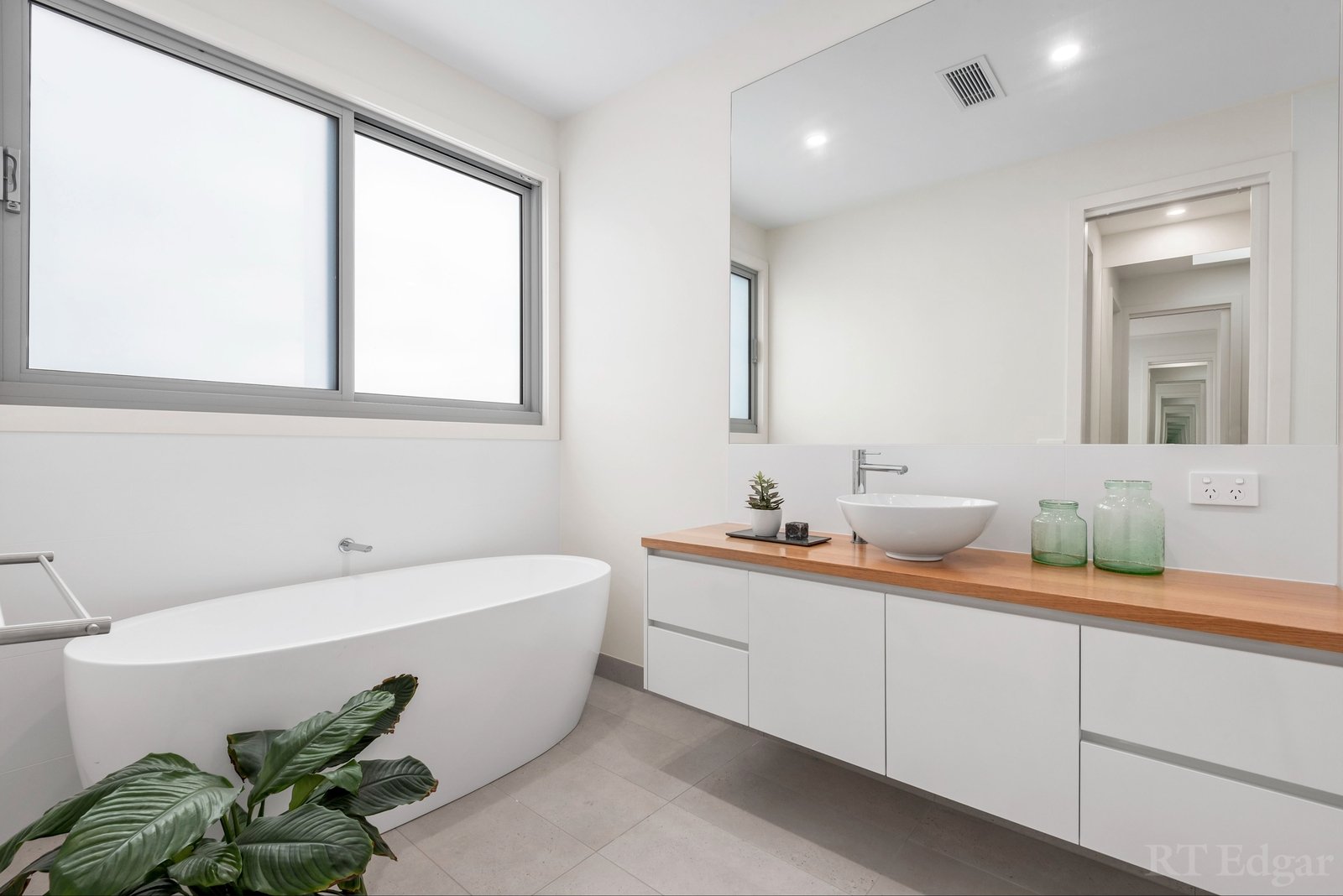 Real Estate and Property in 8 Kurrajong Court, Ocean Grove, VIC