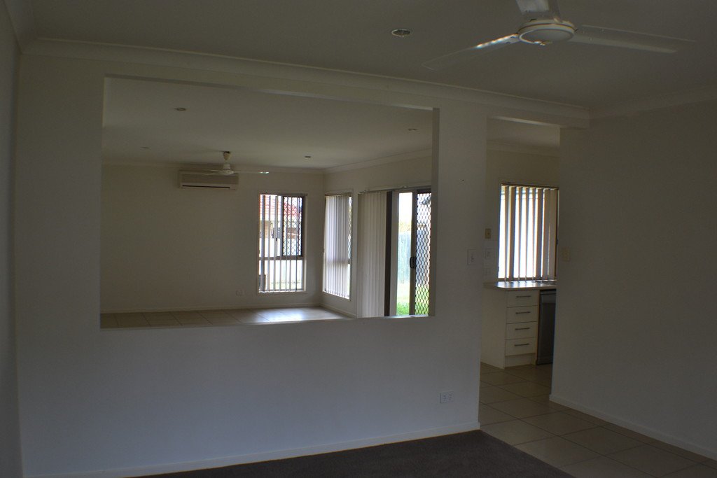 8 Lachlan Street MURRUMBA DOWNS 3