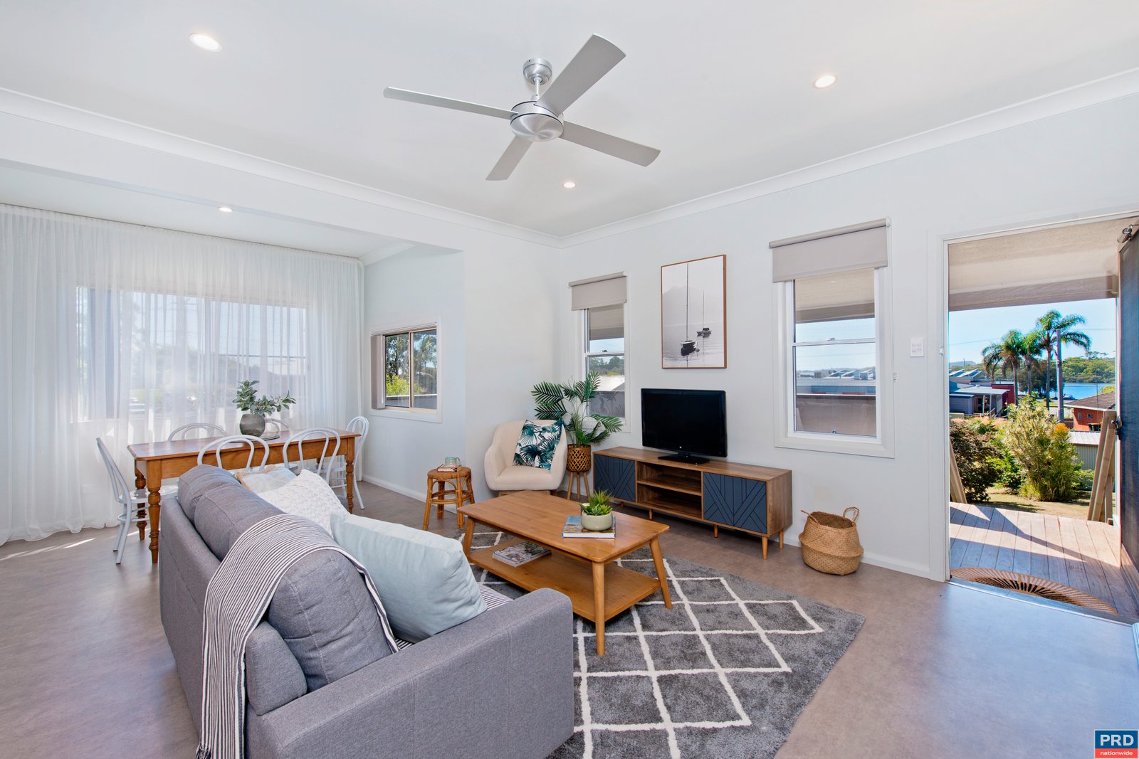 8 Lake Street LAURIETON 5