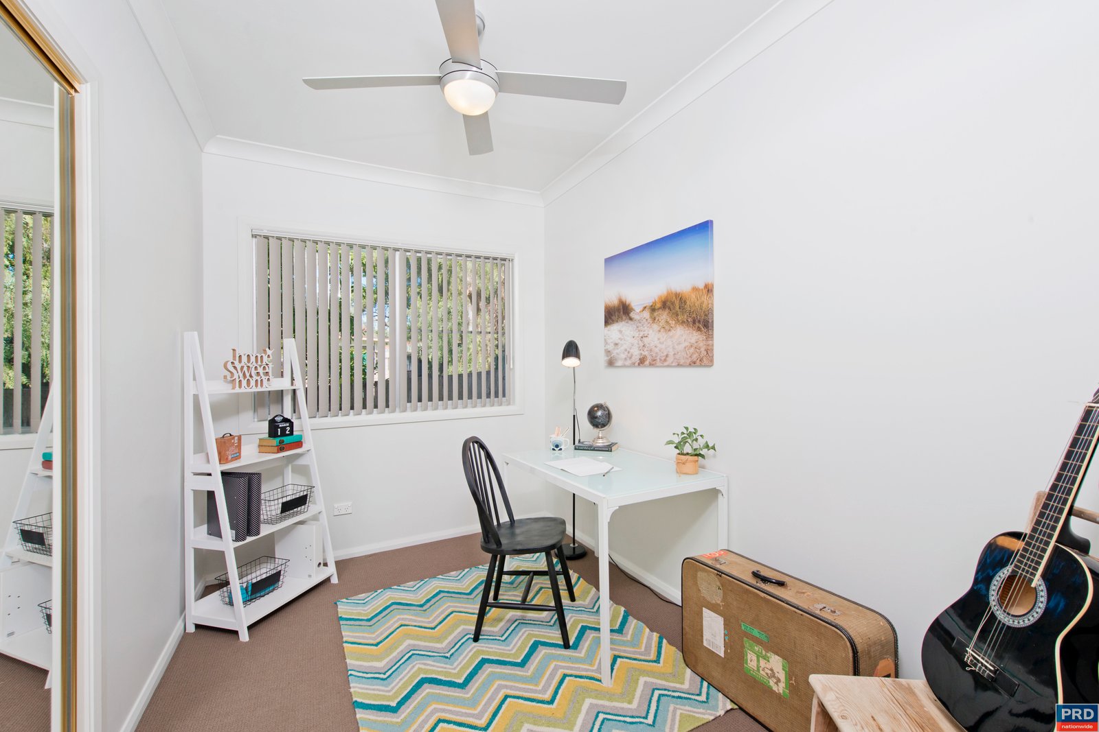 8 Lake Street LAURIETON 9