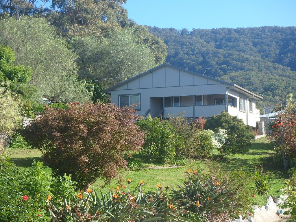 8 Lake Street LAURIETON 1