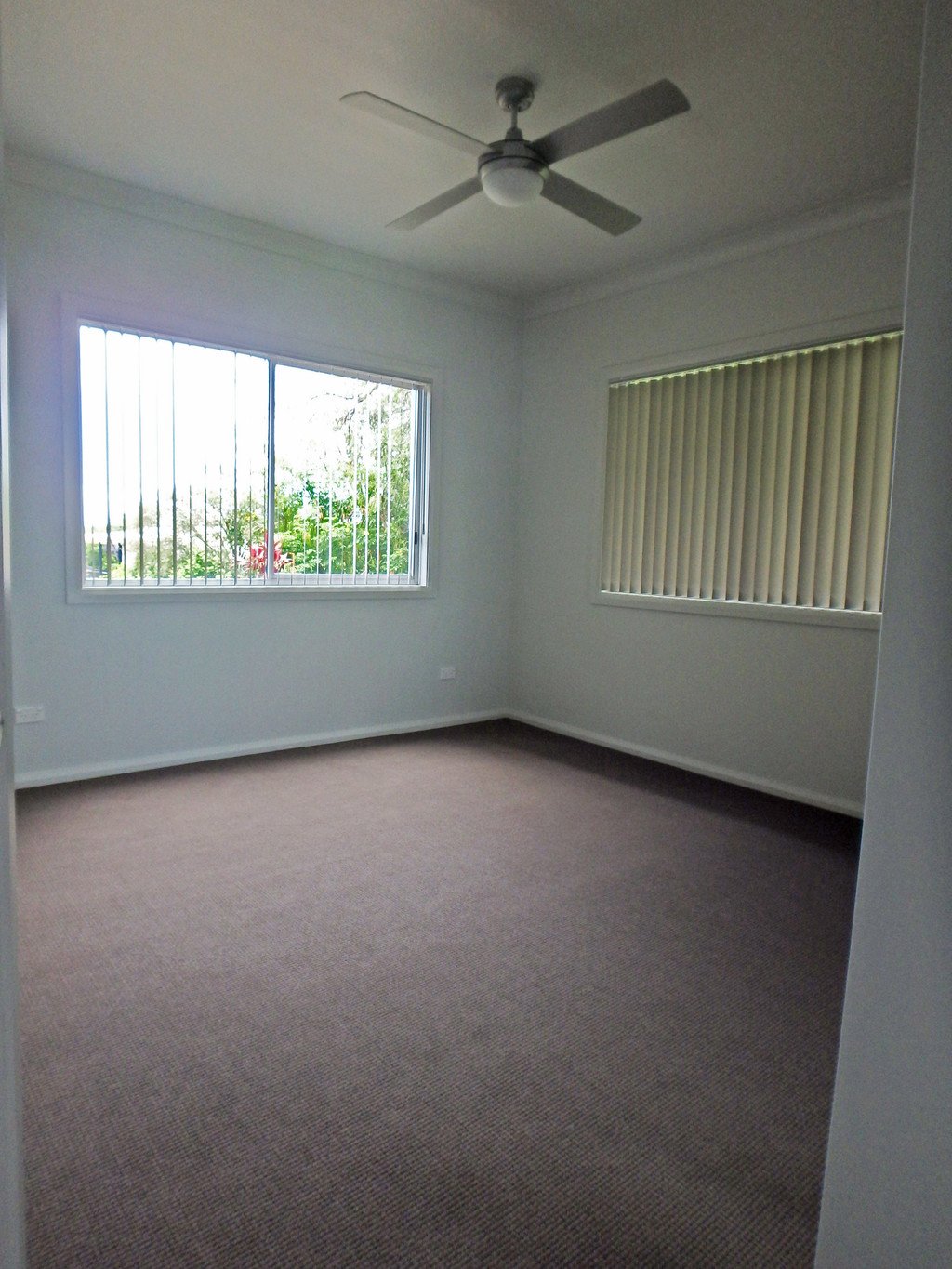 8 Lake Street LAURIETON 7