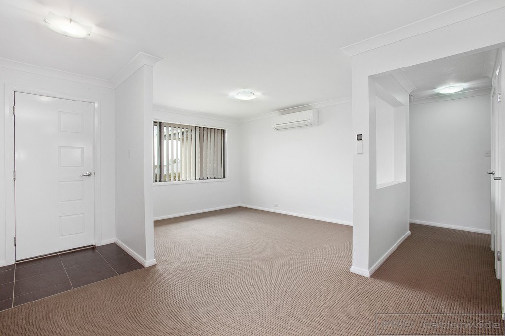 8 Lapwing Street ABERGLASSLYN 3