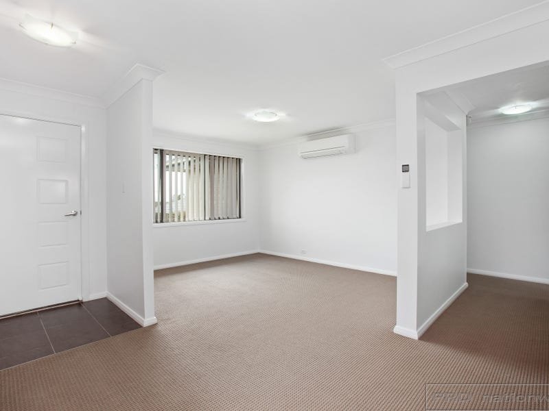 8 Lapwing Street ABERGLASSLYN 2
