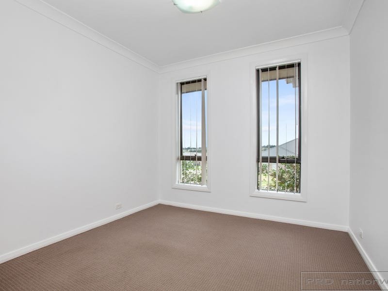 8 Lapwing Street ABERGLASSLYN 10