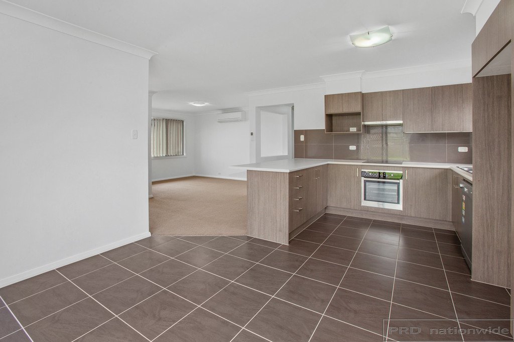 8 Lapwing Street ABERGLASSLYN 8
