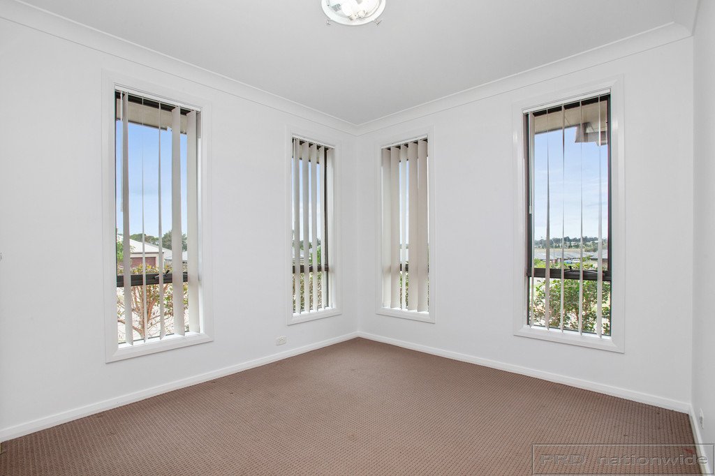8 Lapwing Street ABERGLASSLYN 6