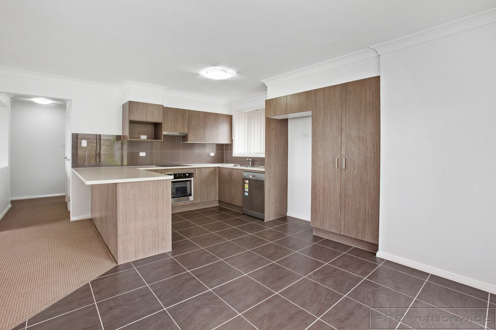 8 Lapwing Street ABERGLASSLYN 9