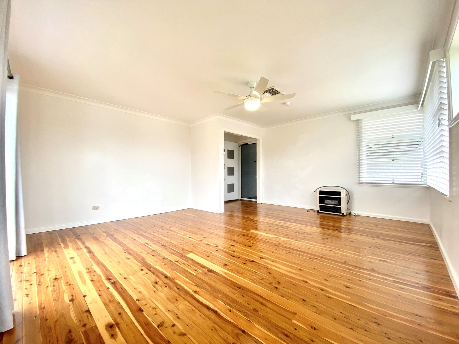 8 Larool Street TAMWORTH 4