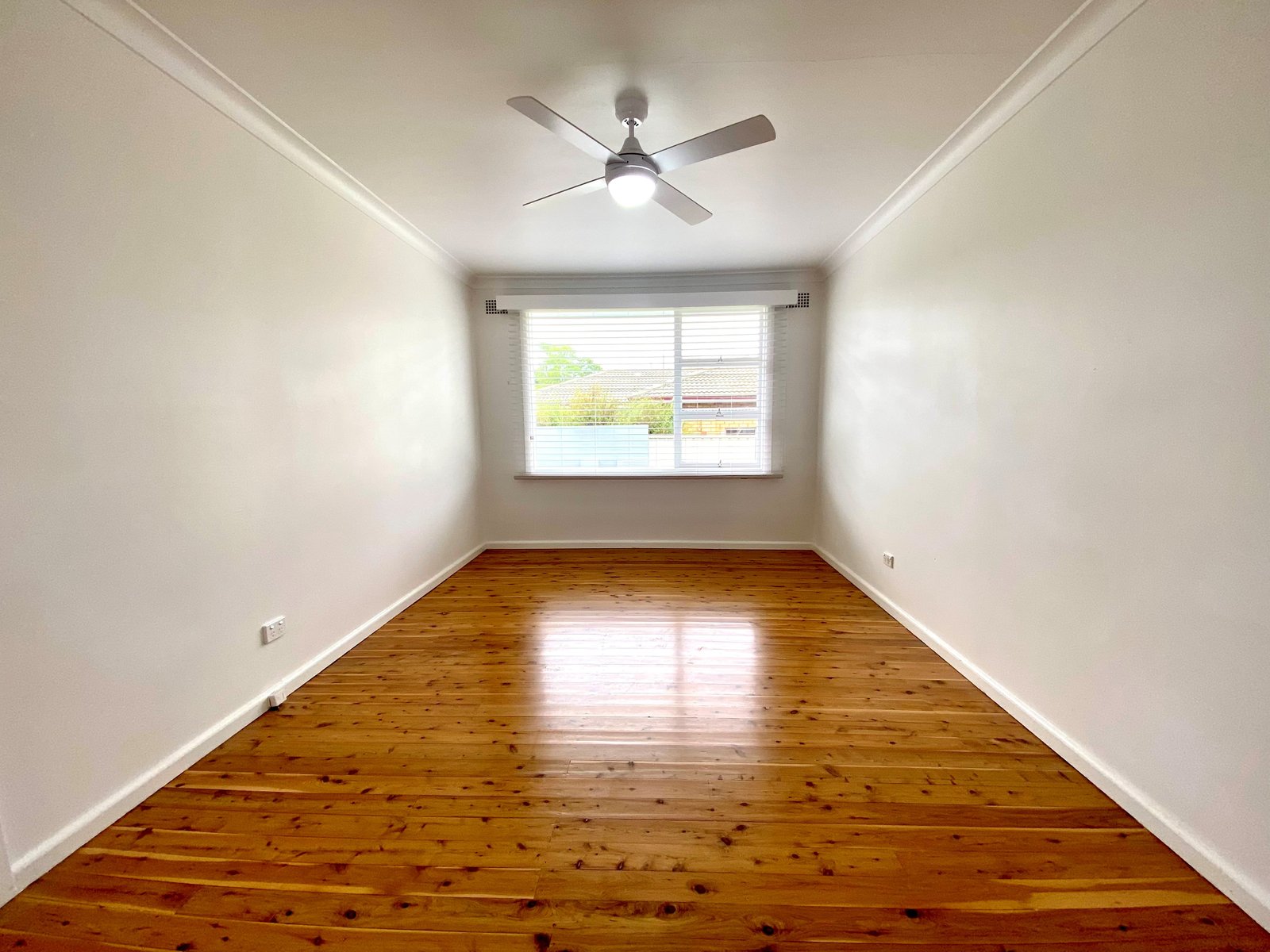 8 Larool Street TAMWORTH 5