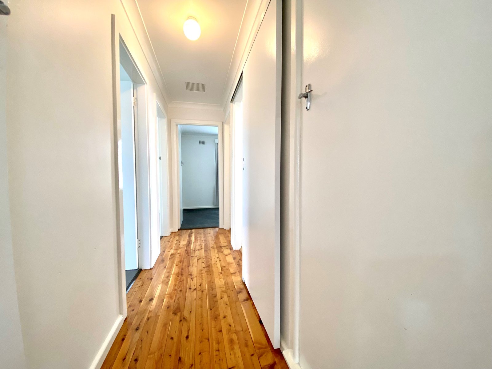 8 Larool Street TAMWORTH 6