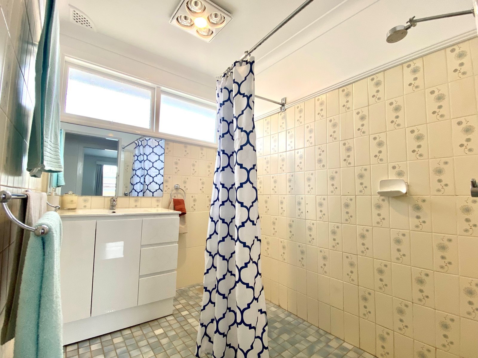 8 Larool Street TAMWORTH 9