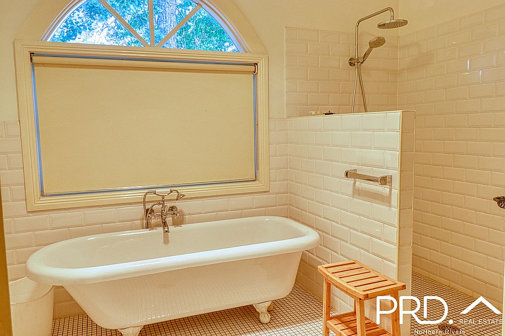 8 Laurie Place CASINO 17