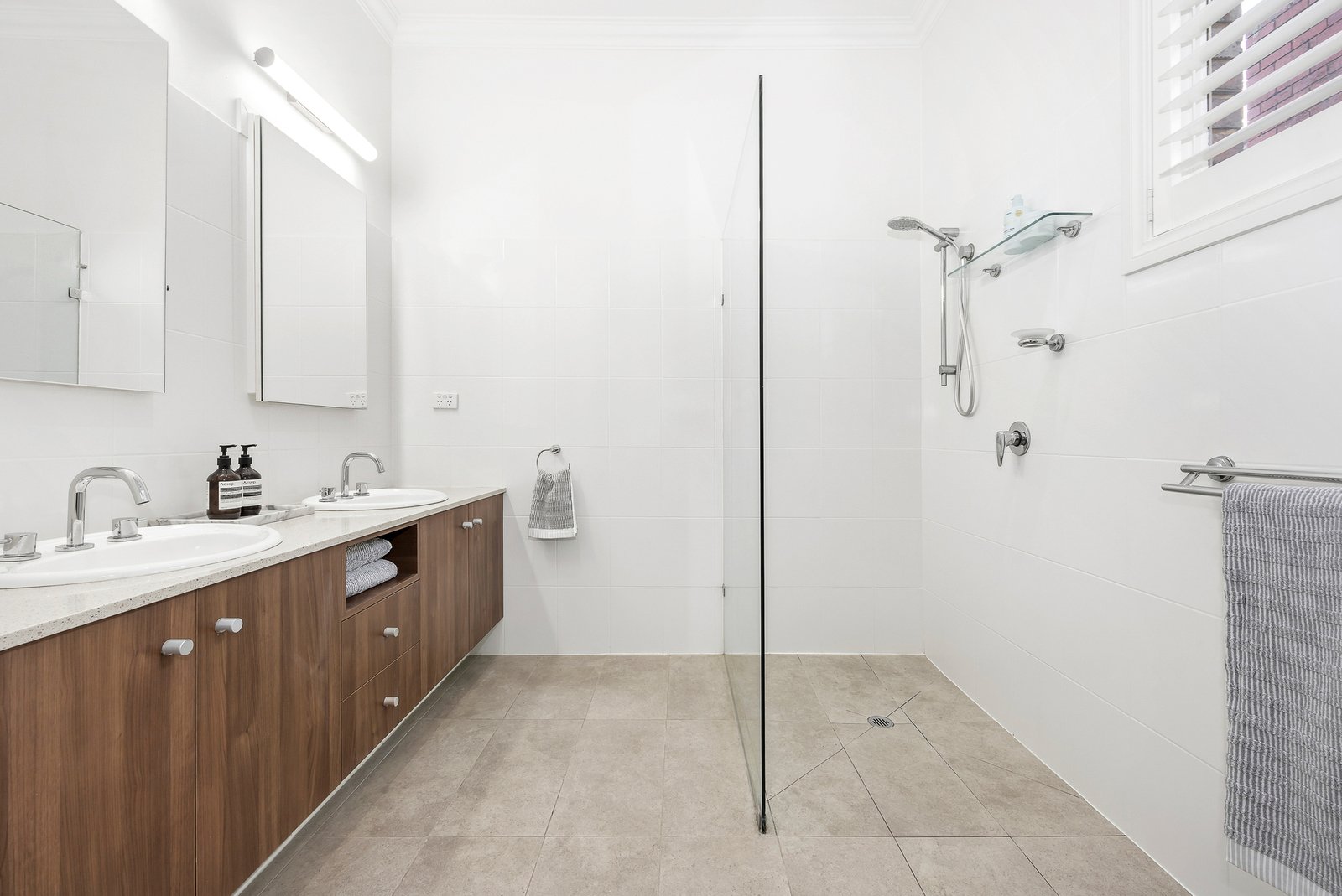 8 Lille Street, Surrey Hills, 3127