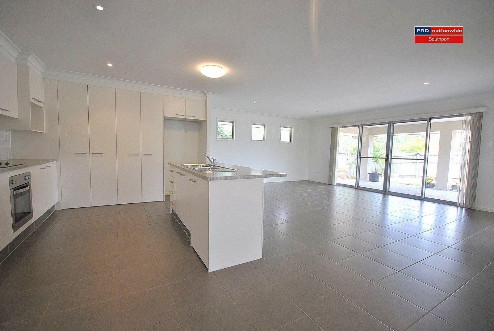 8 Lillypilly Court HELENSVALE 2