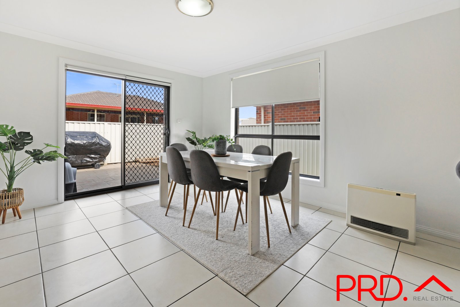 8 Lindsay Road TAMWORTH 11